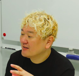 菊本 久寿氏