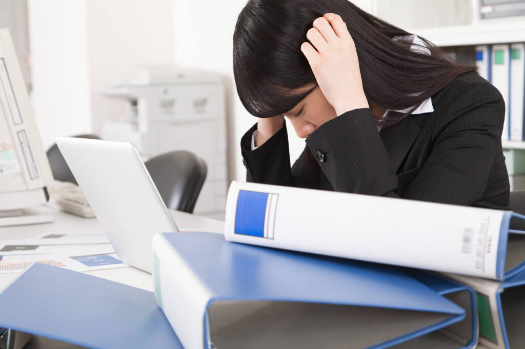 入ったばかりの会社を辞めたいと思ったらどうする？チェックポイントや上手な辞め方を解説