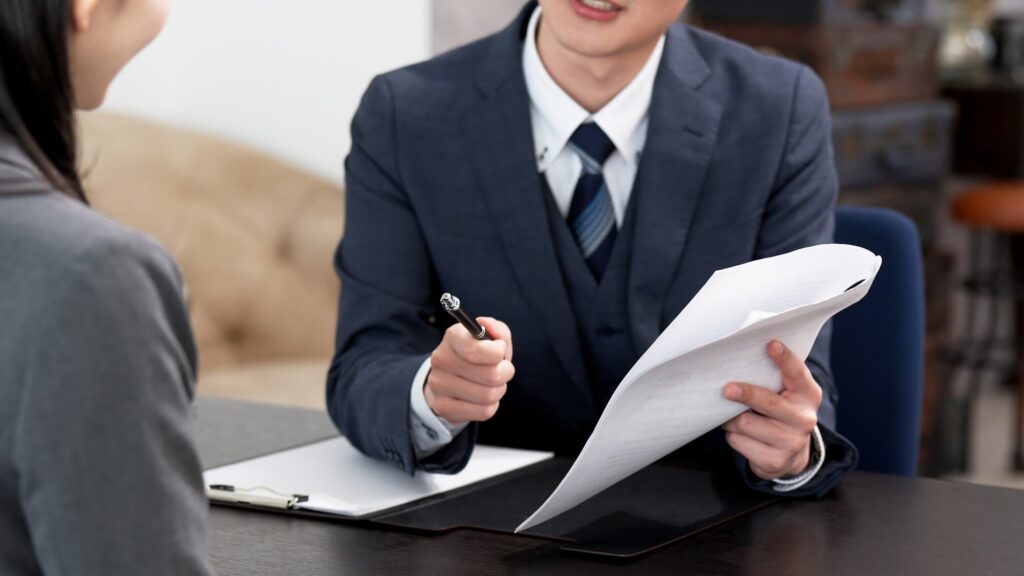 履歴書に契約社員を正社員と書いてもバレる！バレる理由と転職のコツを解説