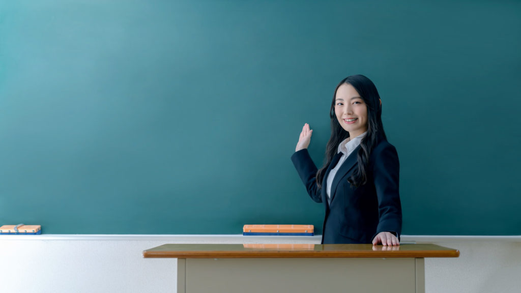 教員から転職するのは難しい？年代別のポイントやおすすめ職種を紹介