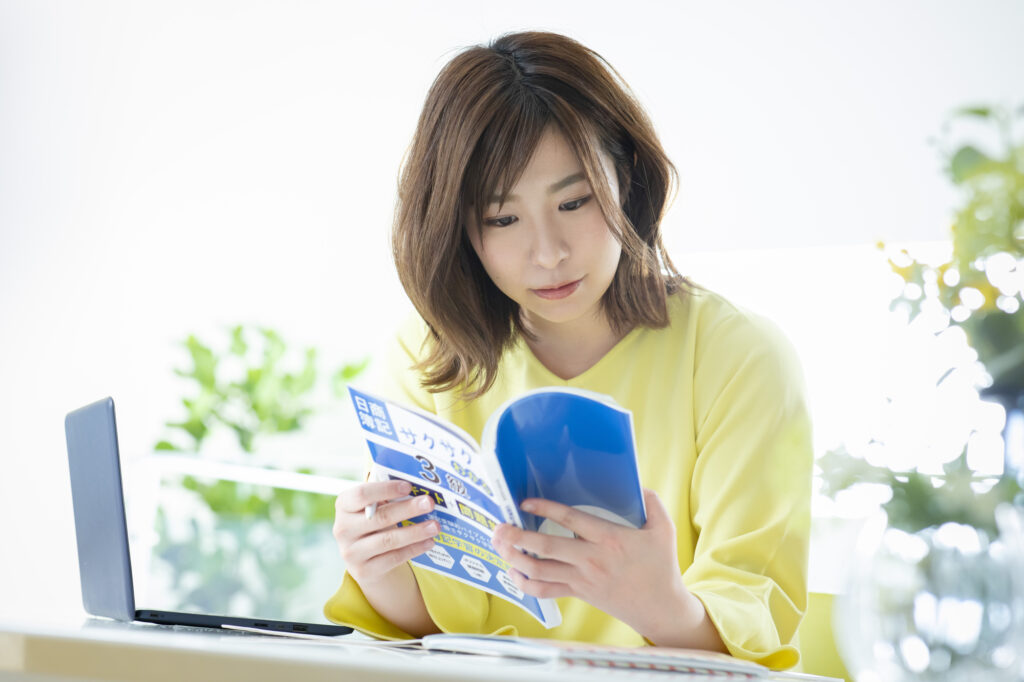 財務への転職で履歴書に書くべき資格は？おすすめの資格18選