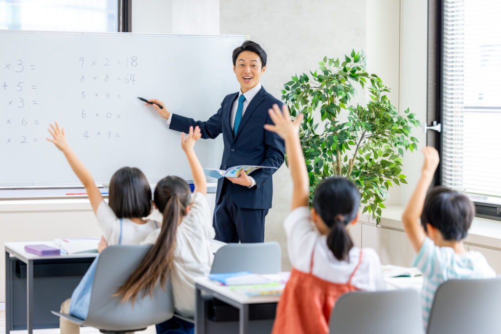 塾講師から異業種に転職できる？セカンドキャリアに向けた対策や転職を成功させるコツを徹底解説
