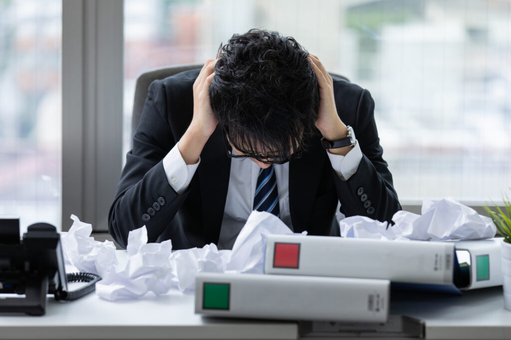 上司に嫌われたときのサインは？嫌われる原因や対処法・リスクを徹底解説