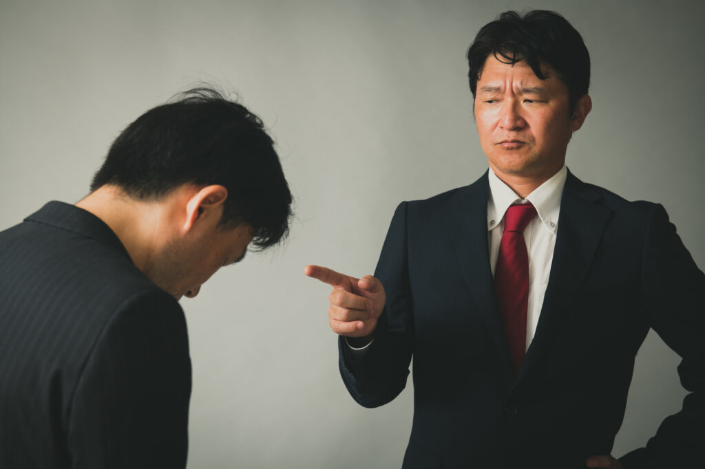 パワハラで退職する際の退職理由は?退職前にやるべきことや退職の流れを解説