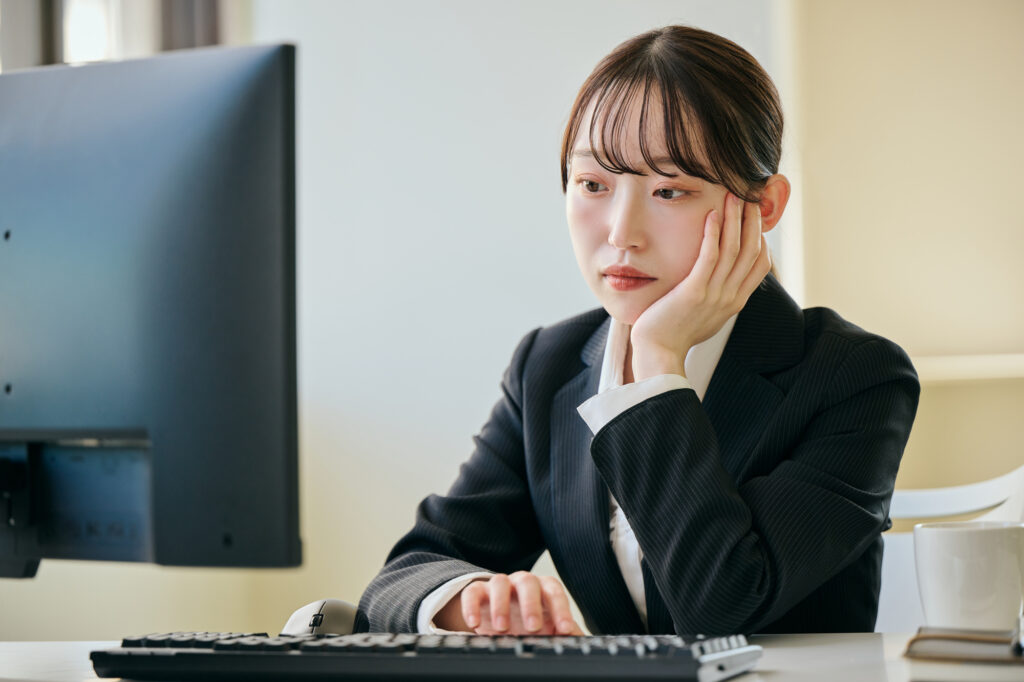新卒で退職を言いづらい原因は？対処法や退職するべきケースを解説