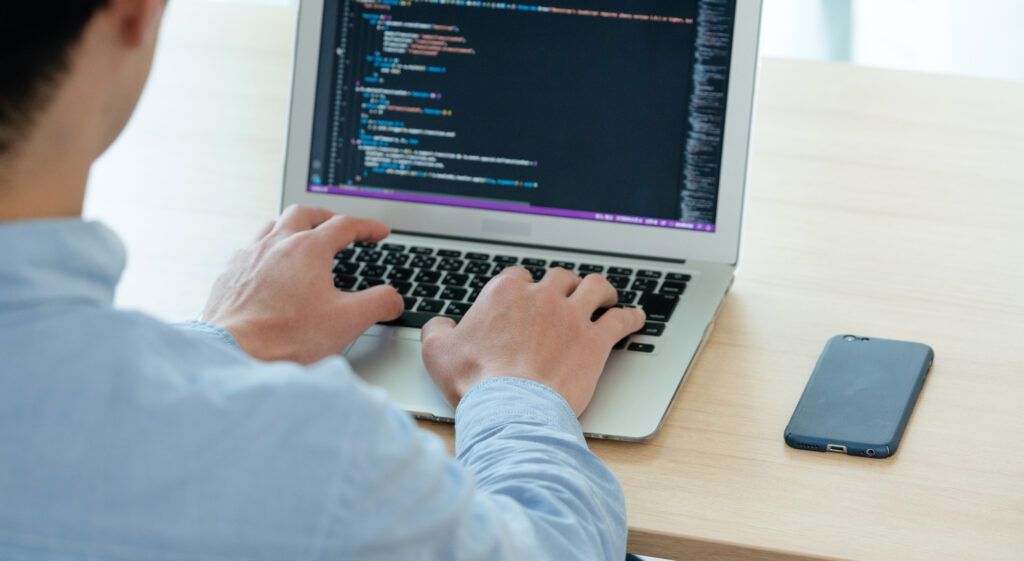 フロントエンドエンジニアにおすすめの転職サイト9選！選び方や成功のコツも解説